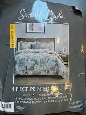 King size Paris theme quilt
